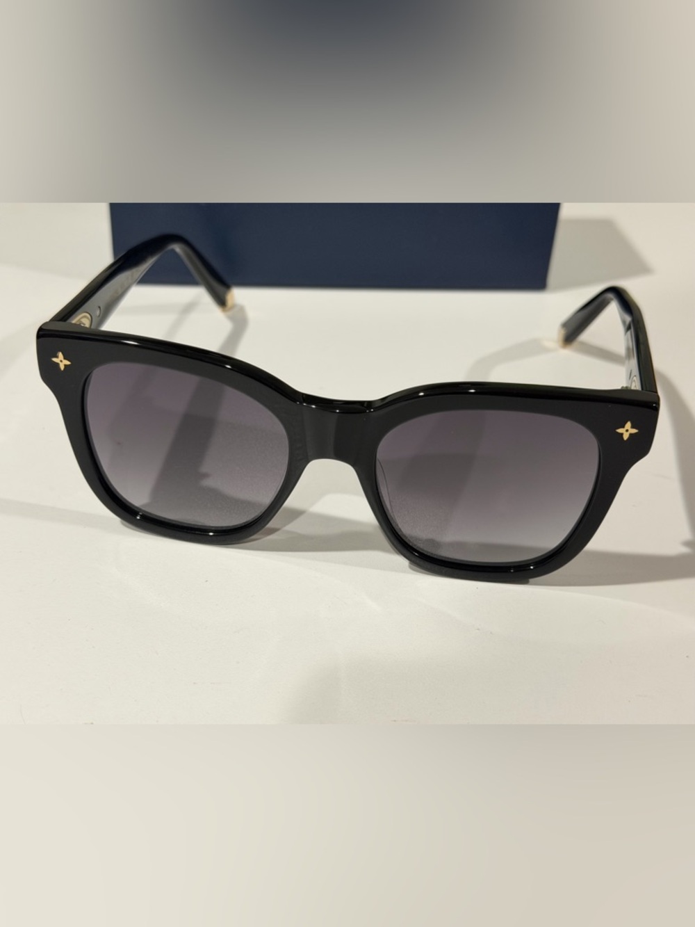 Louis Vuitton Z1657W LV Monogram Light Cat Eye Sunglasses Women’s Shades NEW - Picture 2 of 4